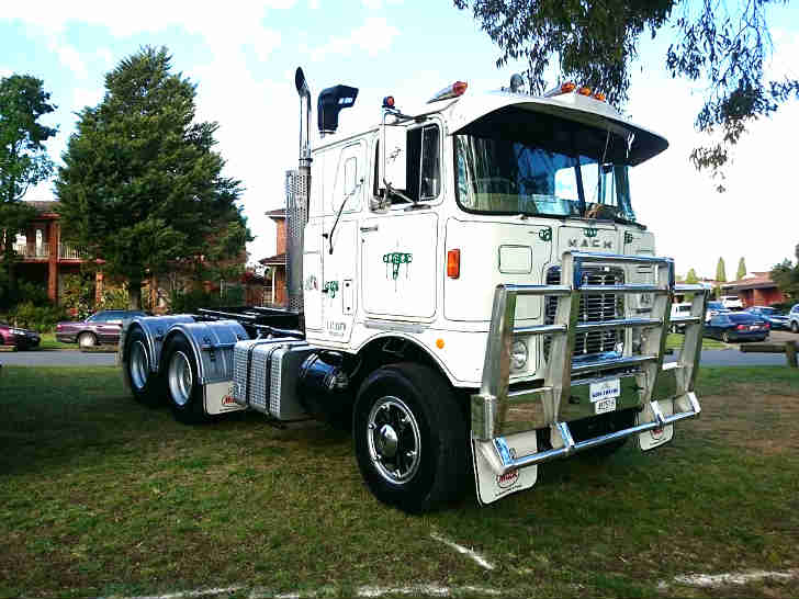 Mack FR-700