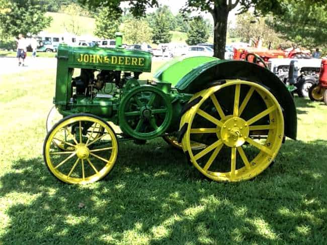 10 Prices for Farm Tractors at Work - John Deere Model D Tractor
