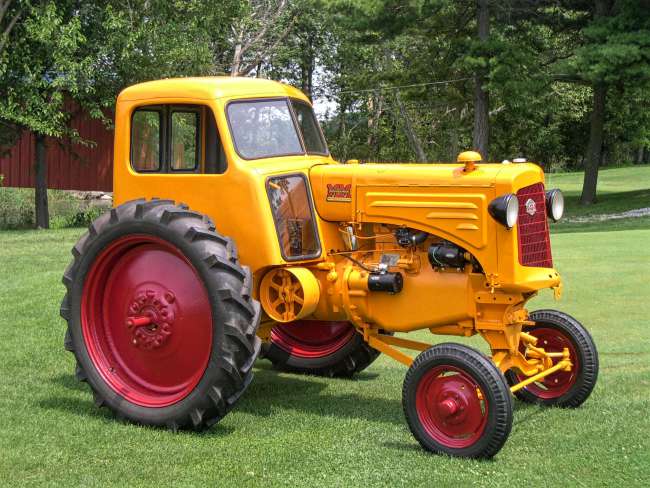 25 Stunning Old Tractors We'd Love To Own - Mentertained