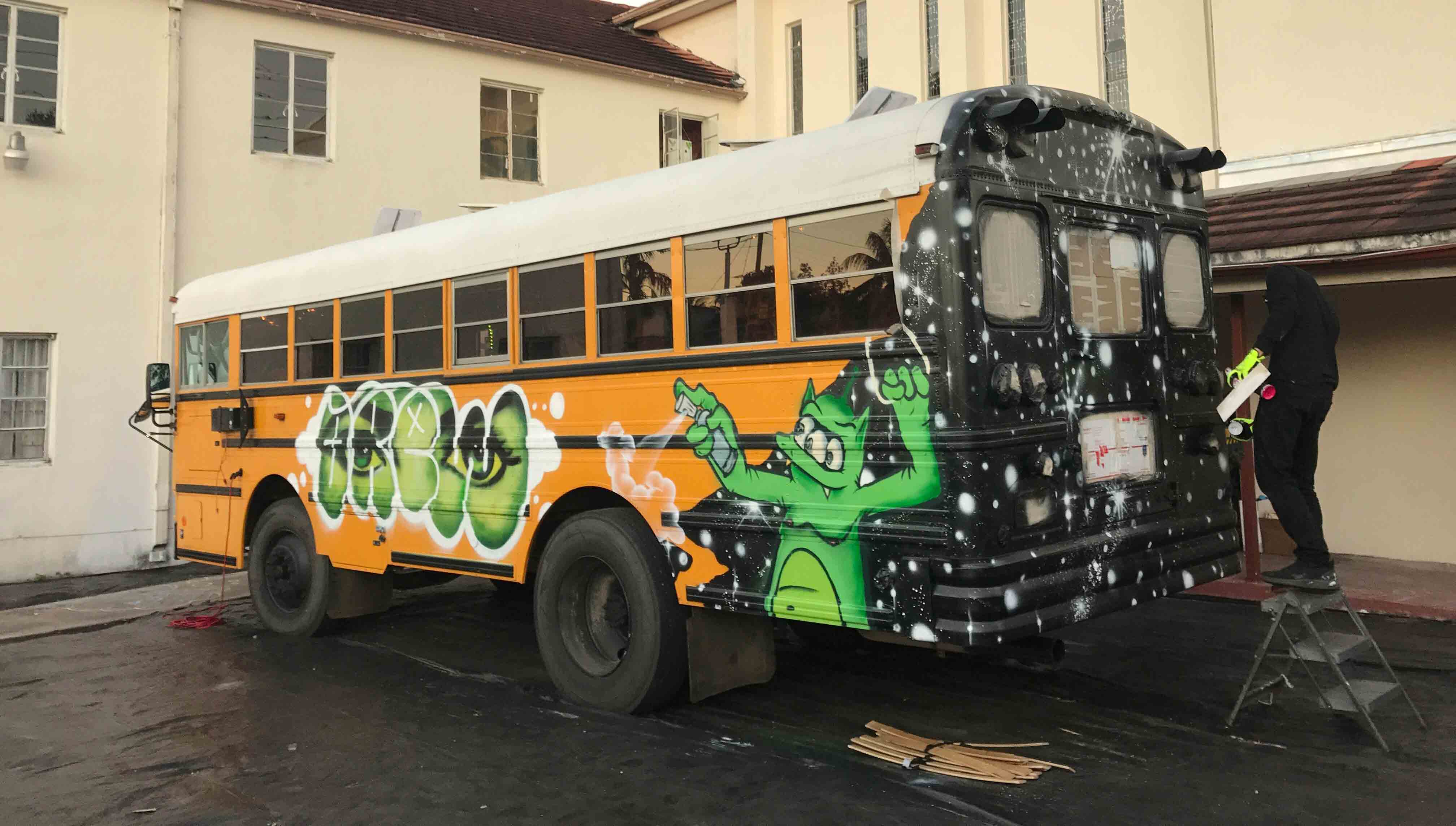 Grafitti_Bus