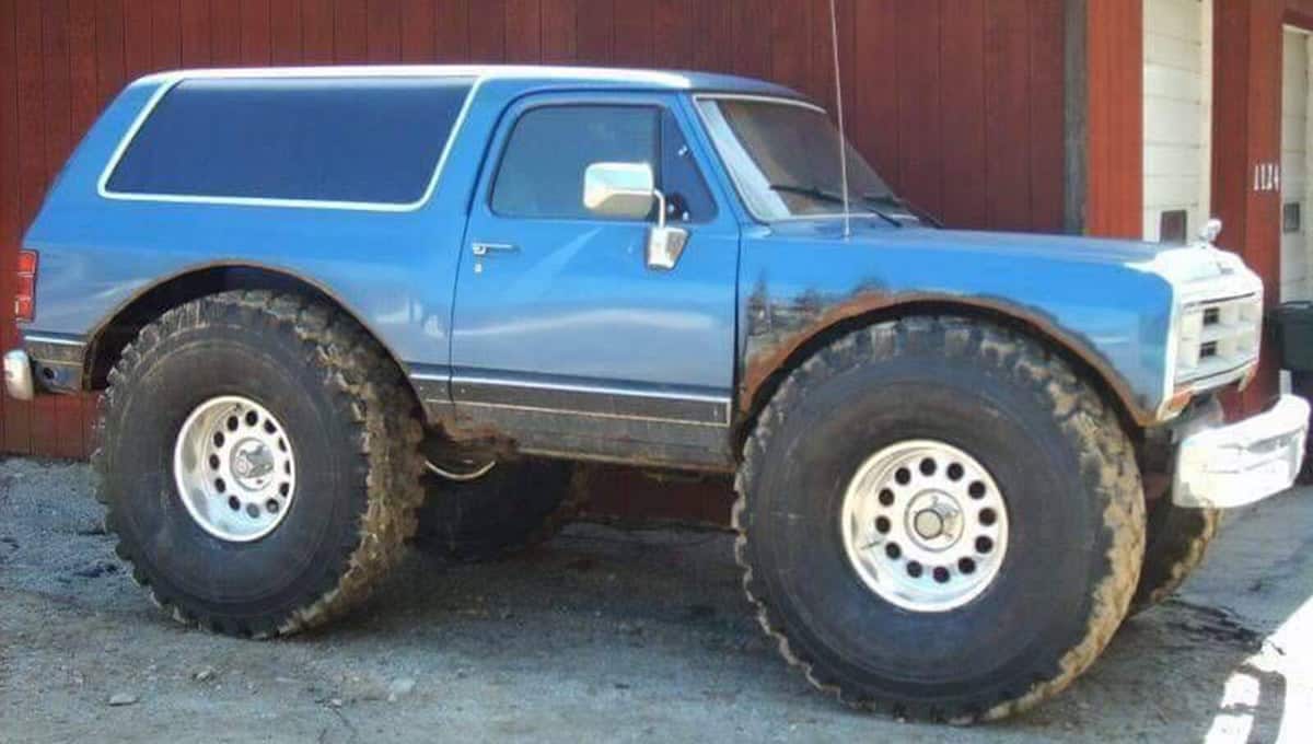 1975 Ford Lift