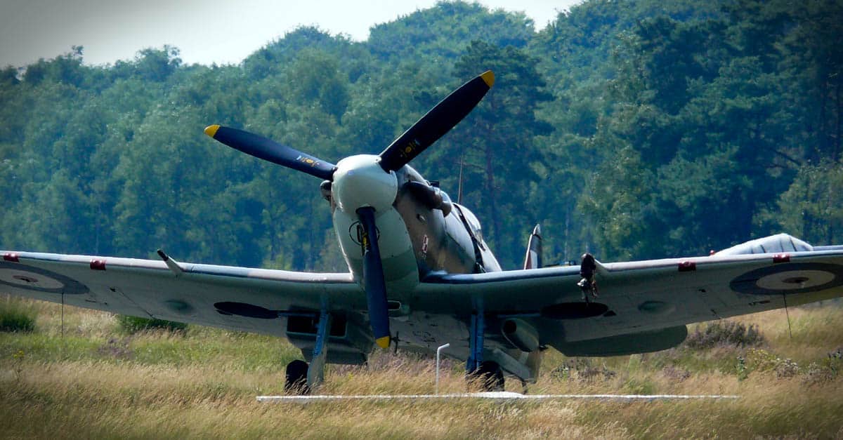 Supermarine Spitfire- spitfire in field