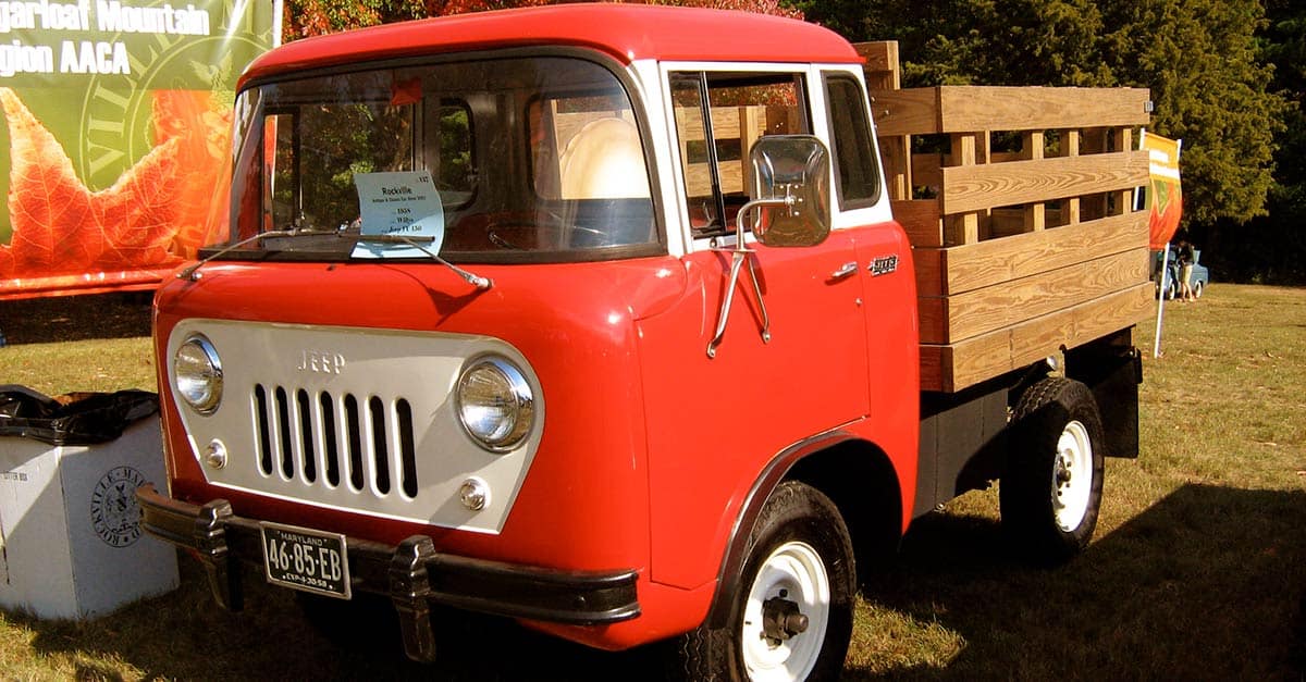 1958_Jeep_FC_Rockville,_MD_show_front