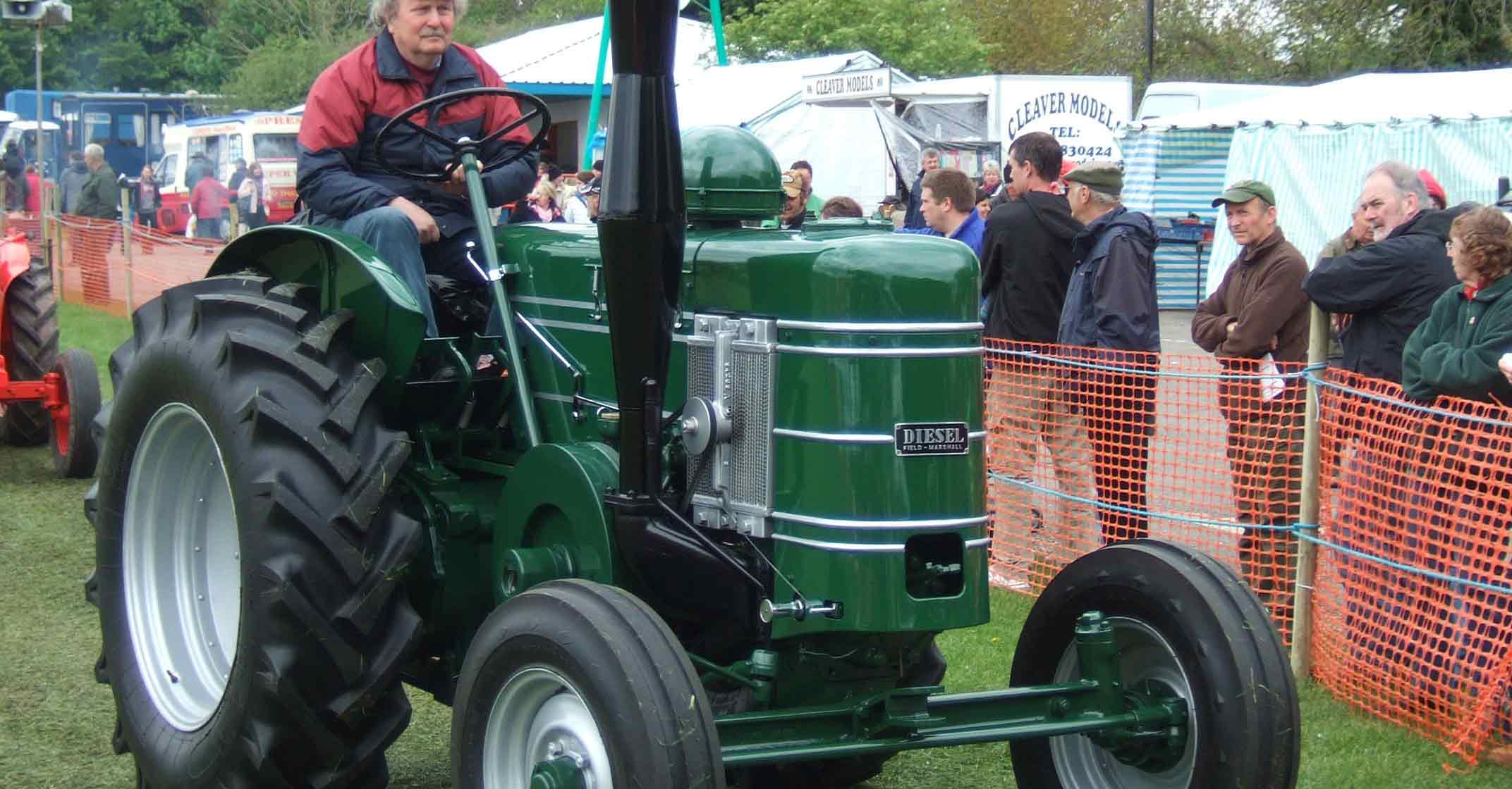 Field-Marshall_tractor,_Castle_Combe