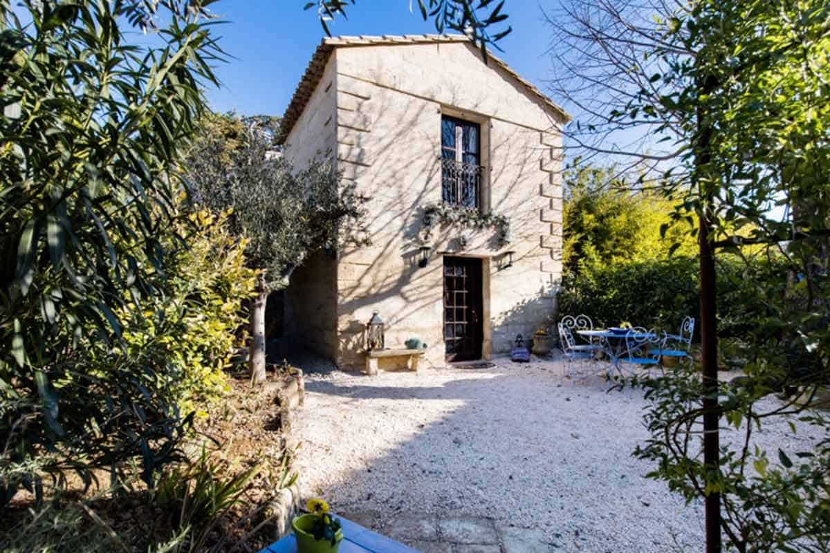 ENTIRE HOUSE IN UZÈS(Air BnB)